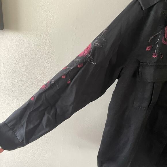 Rails Elliot Shacket Womens Small Black Burgundy Floral Embroidered Shirt Jacket - Picture 4 of 11